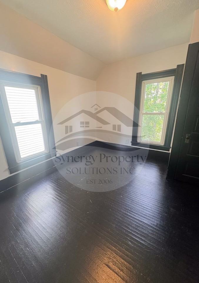 72 Greenwood Ave - Photo 2 of 9