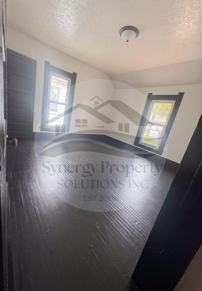 72 Greenwood Ave - Photo 4 of 9