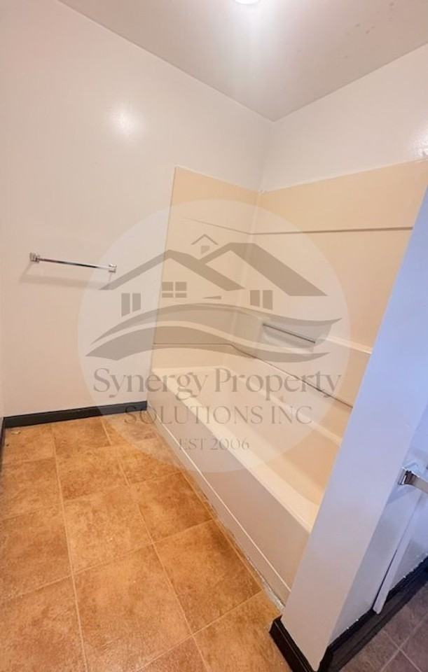 72 Greenwood Ave - Photo 6 of 9