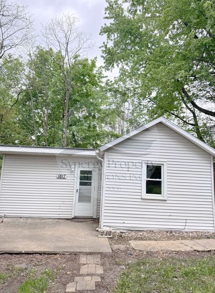 1617 S Main St - Photo 7 of 7