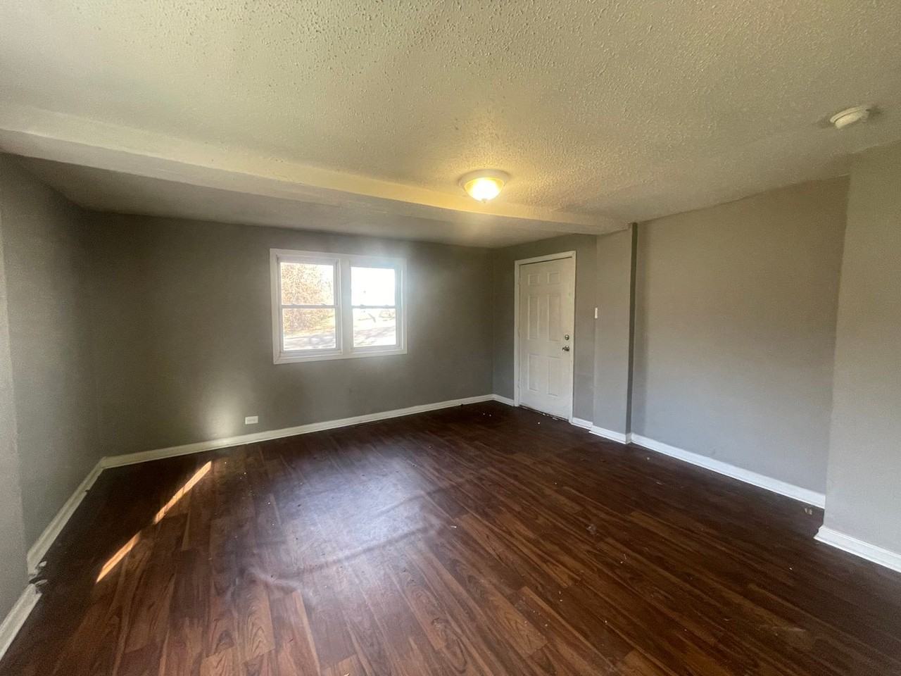 2756 W College St - Photo 3 of 13