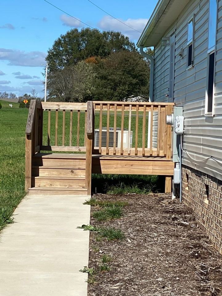 105 Foster Ferry Rd - Photo 3 of 11