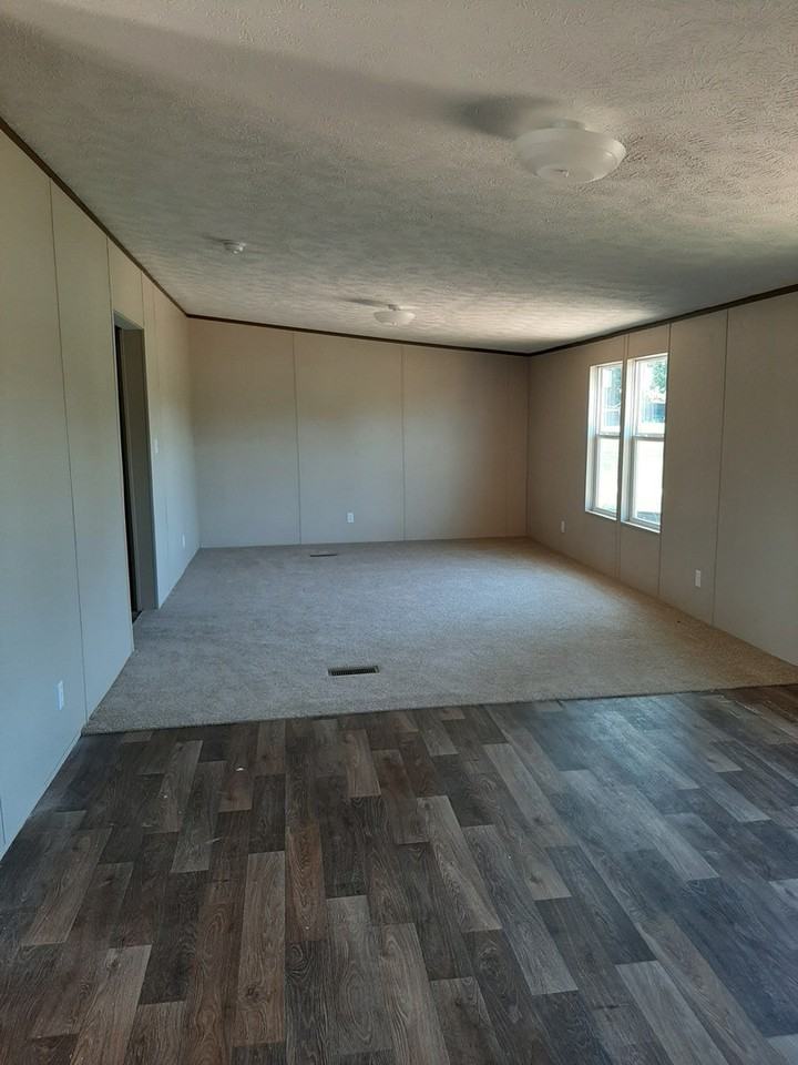 105 Foster Ferry Rd - Photo 5 of 11