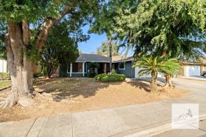 featured image of 2926 Ezie Ave