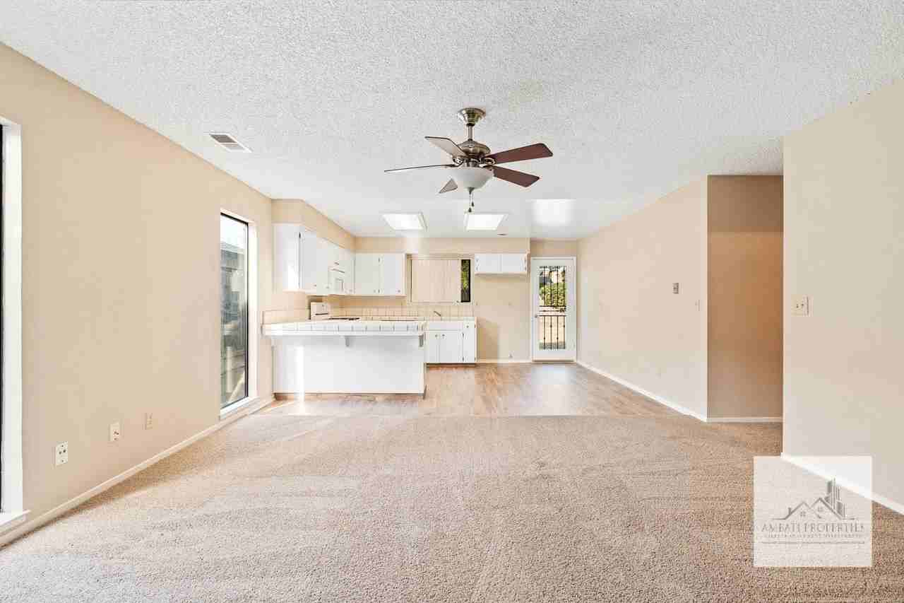 2926 Ezie Ave - Photo 6 of 10