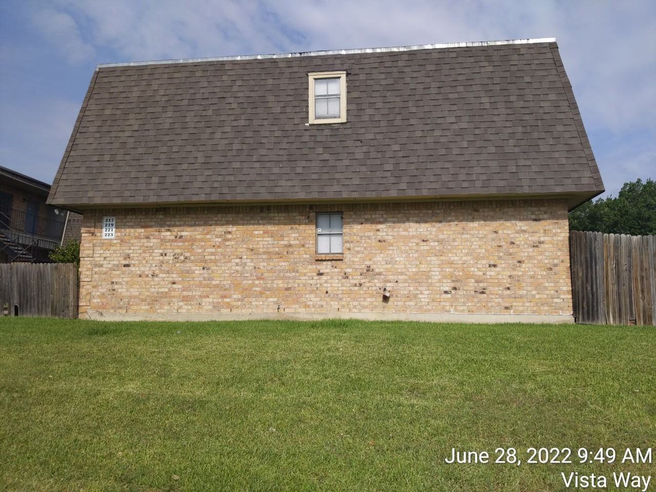 217 Vista Way - Photo 2 of 27