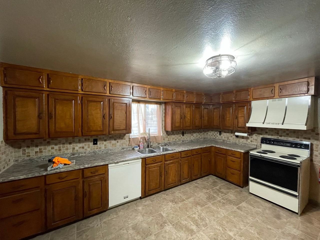 2301 Avenue A - Photo 3 of 14