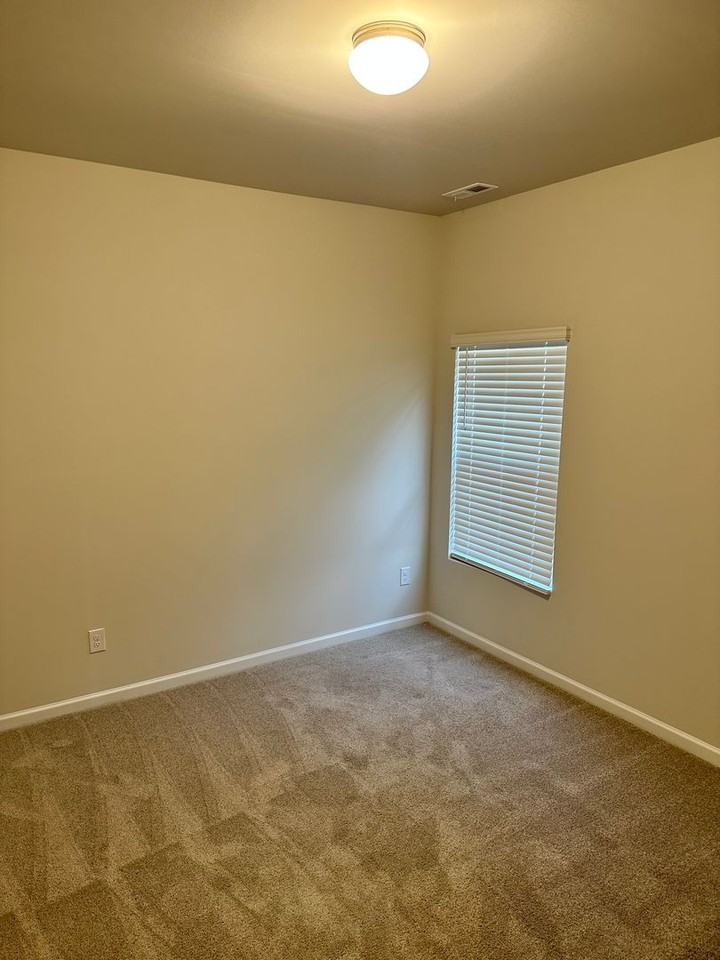 2805 Plantation Way - Photo 5 of 14