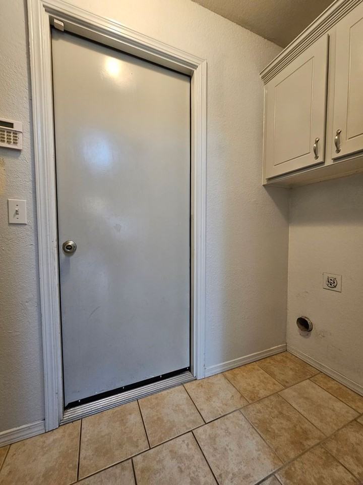 25 Sw 143rd St - Photo 6 of 18