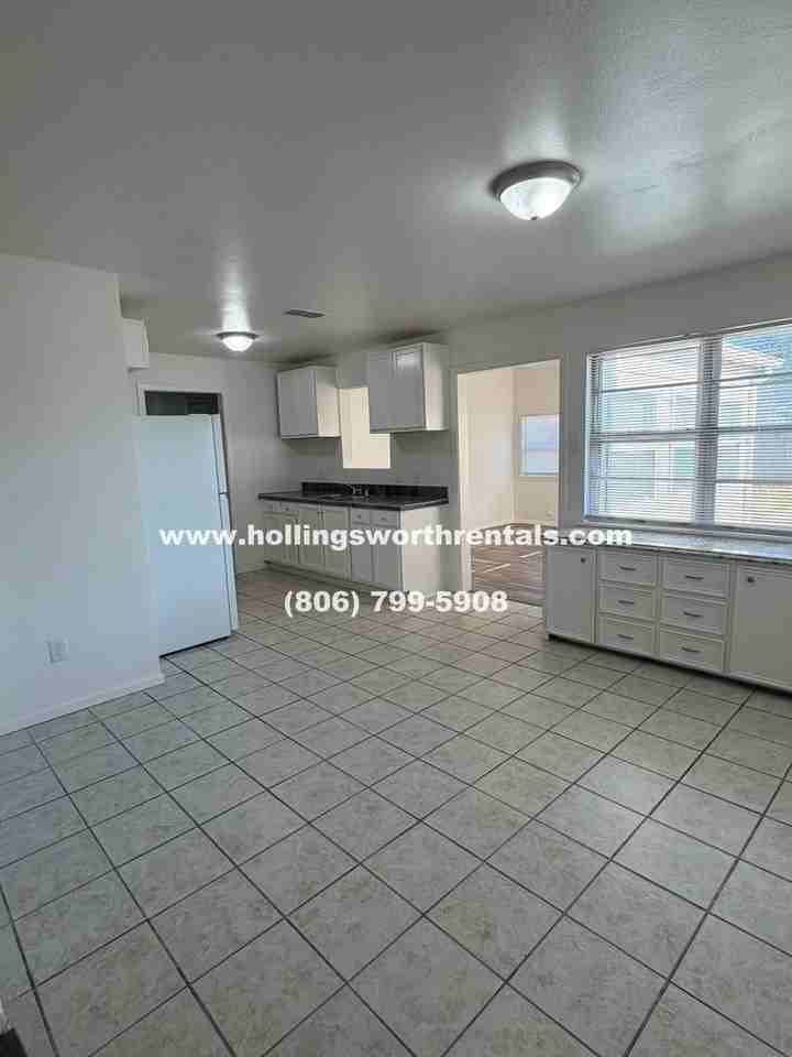 5302 48th St - Photo 5 of 20