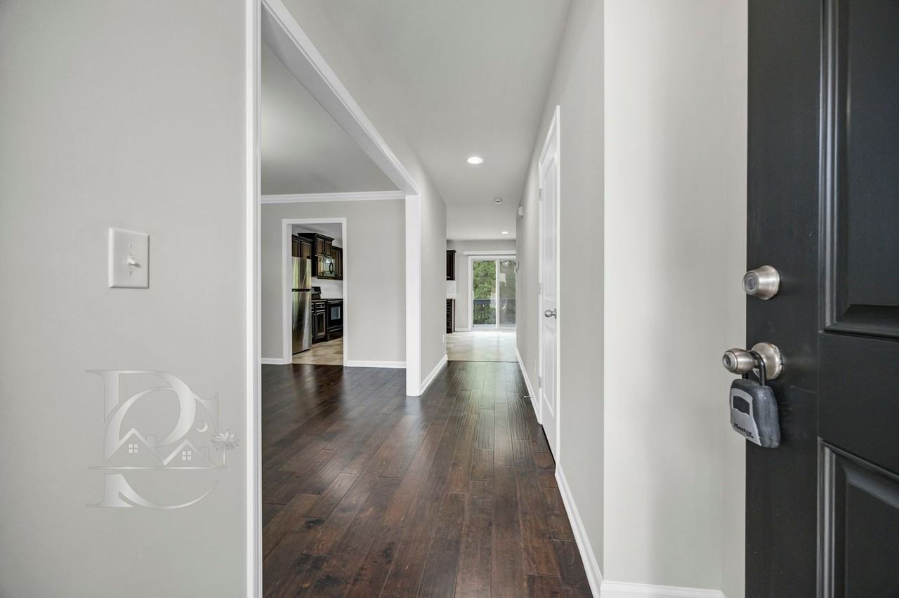 629 Kimpton Dr - Photo 3 of 37