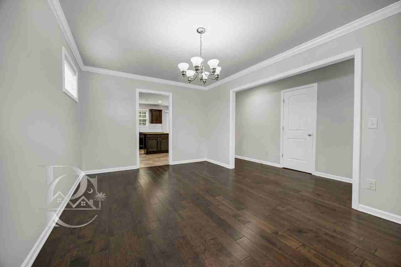 629 Kimpton Dr - Photo 5 of 37