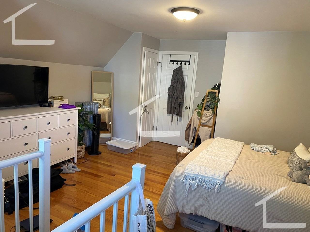 128 Brooks St - Photo 5 of 10