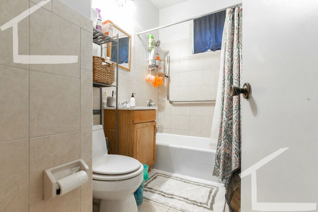 554 Washington St #1 - Photo 5 of 8