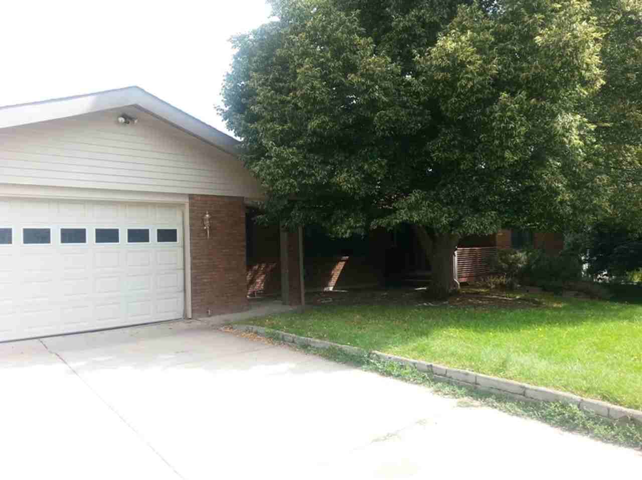 750 Country Club Rd
