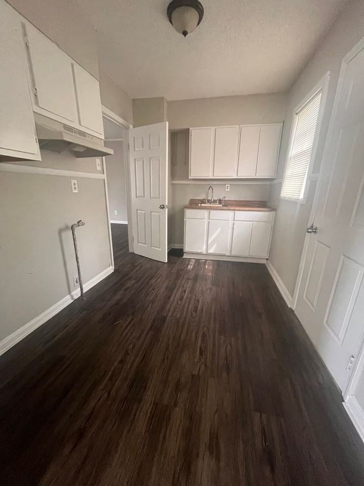 2812 Amsden Ave - Photo 5 of 13