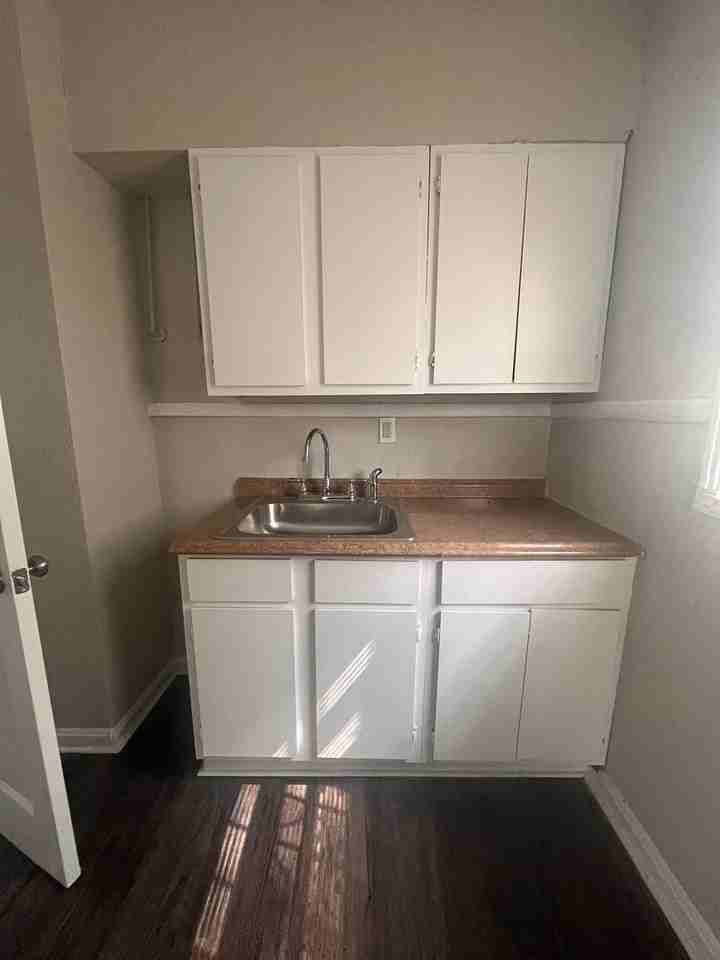 2812 Amsden Ave - Photo 6 of 13