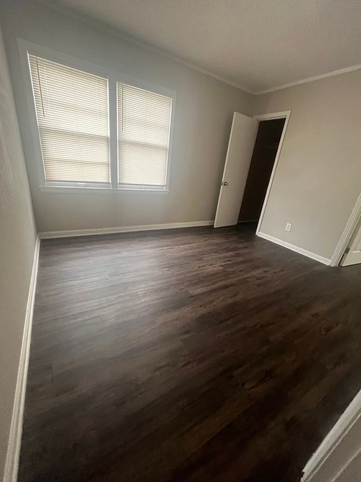2812 Amsden Ave - Photo 7 of 13