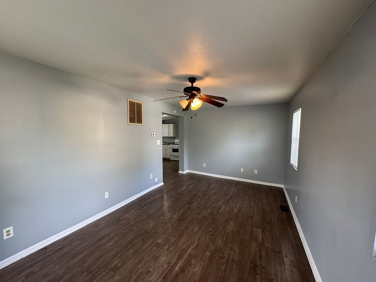 1506 Nelson Ave - Photo 4 of 26