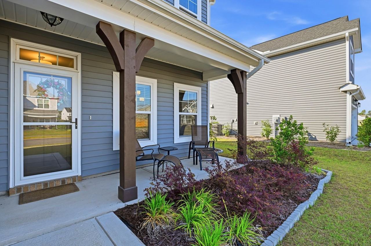 2678 Longleaf Pine Cir - Photo 2 of 24