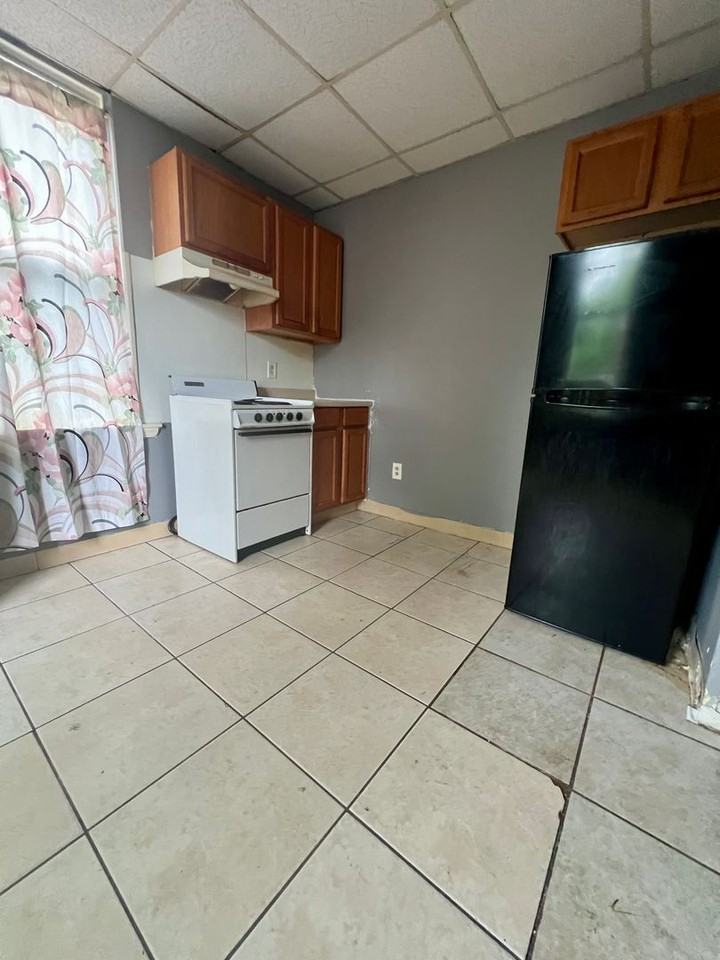 700 Pine St #2F - Photo 7 of 17