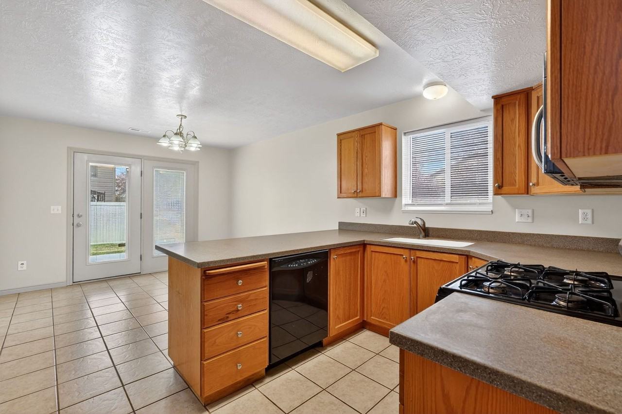 501 Pheasant Ridge Dr #D - Photo 7 of 50