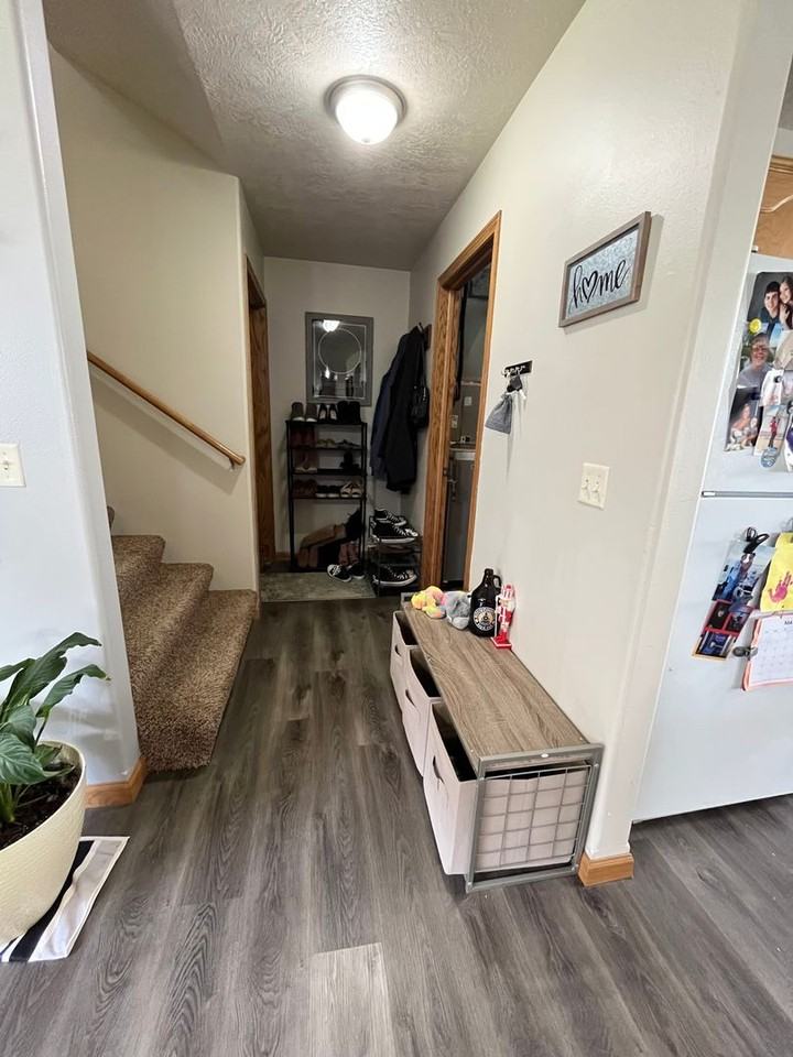 8204 S Hughes Ave #2 - Photo 4 of 28