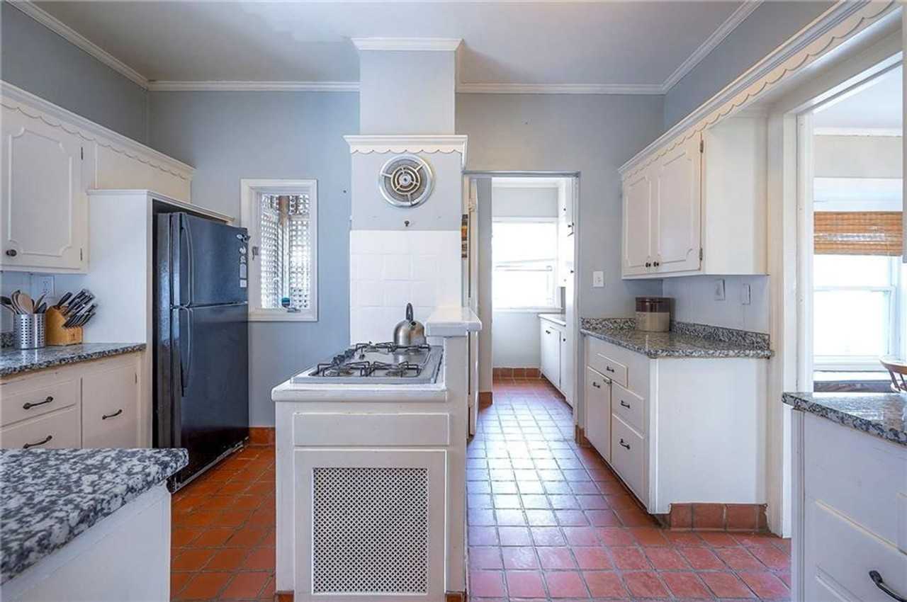 712 E Armour Blvd - Photo 7 of 34