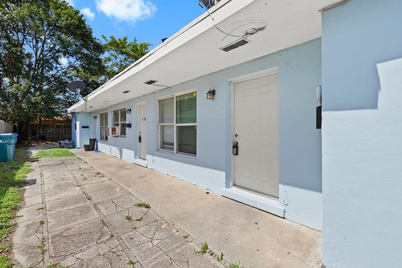 143 W 28th Street Riviera Beach FL 33404 - Photo 4 of 41