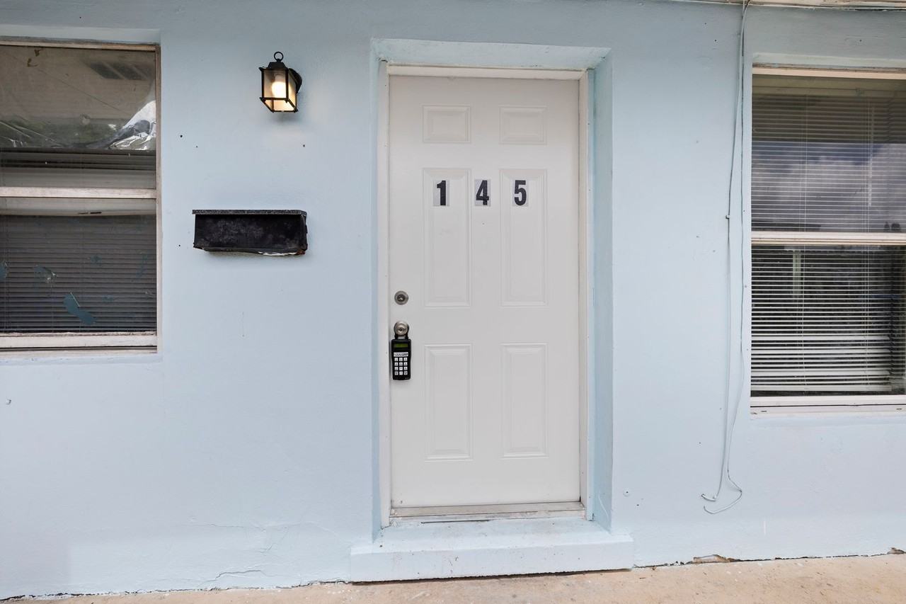 143 W 28th Street Riviera Beach FL 33404 - Photo 5 of 41
