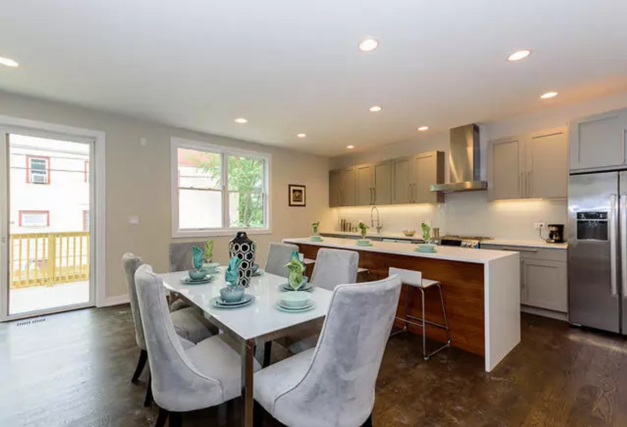 5646 N Ashland Ave - Photo 4 of 17