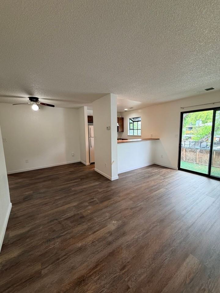 2189 Kietzke Ln #G - Photo 3 of 9