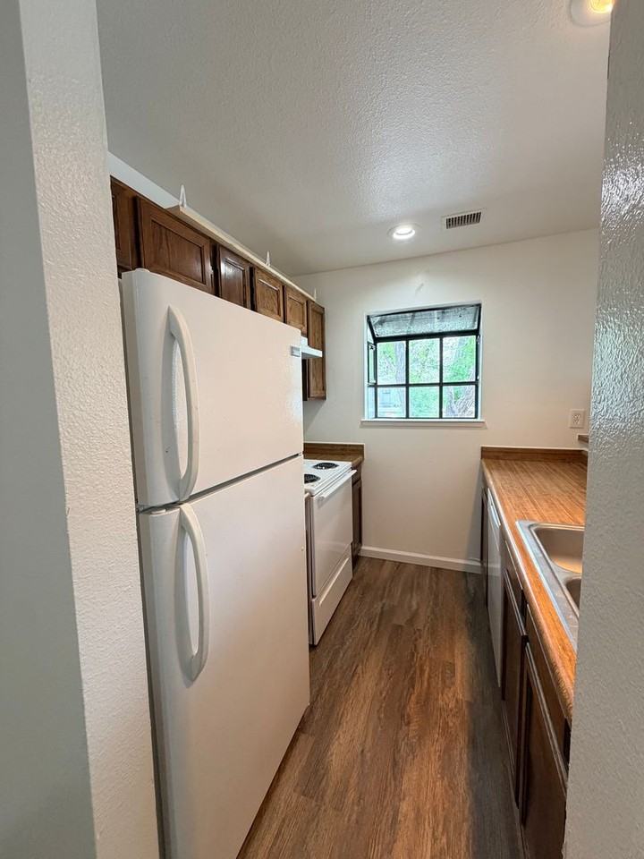 2189 Kietzke Ln #G - Photo 5 of 9