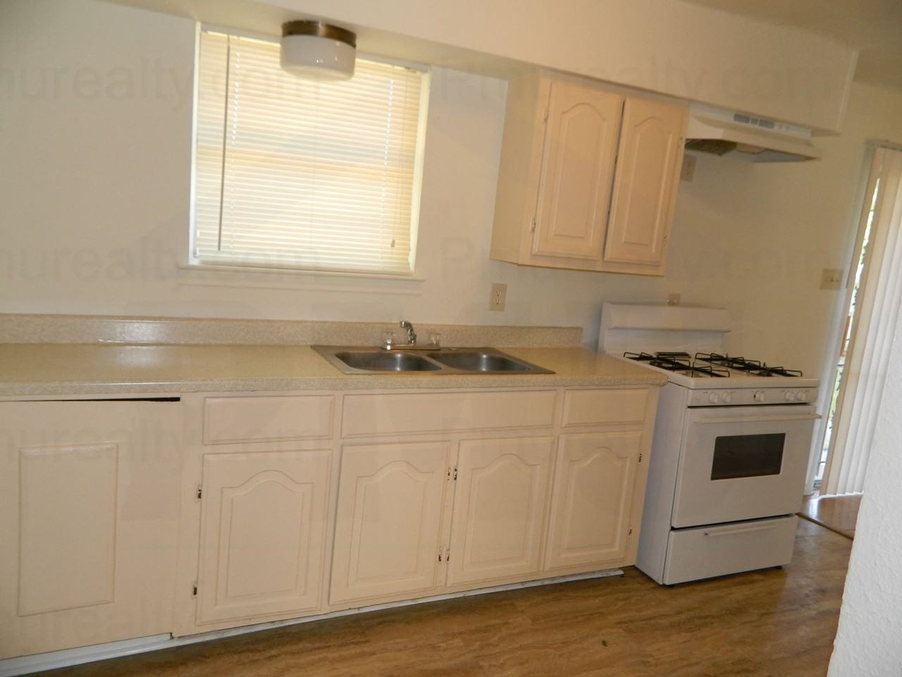 7826 Overridge Dr - Photo 5 of 9