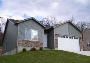 112 Lakeview Ct - Photo 1 of 1