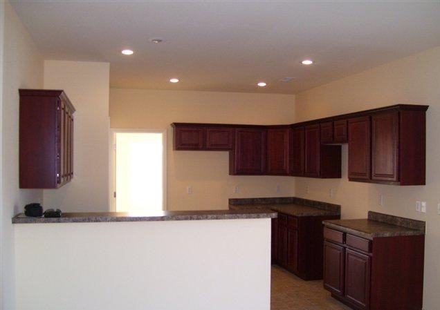 112 Lakeview Ct - Photo 5 of 10