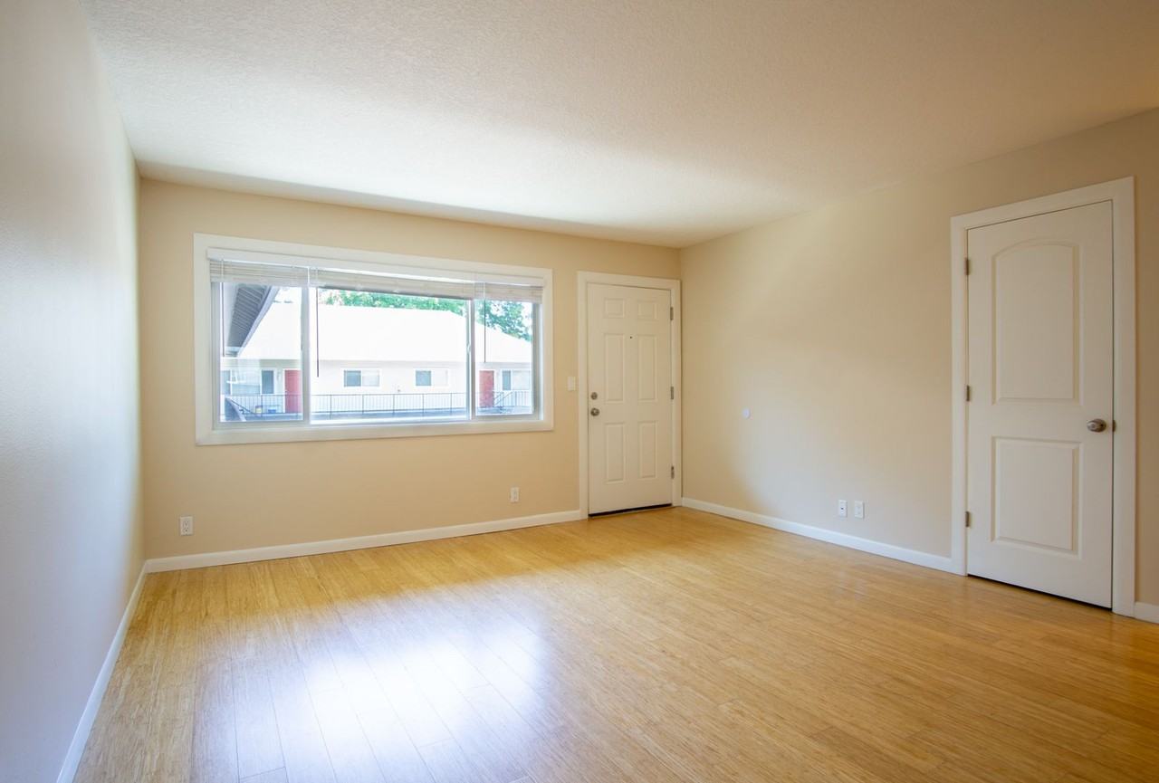 7556 N Ida Ave - Photo 2 of 18