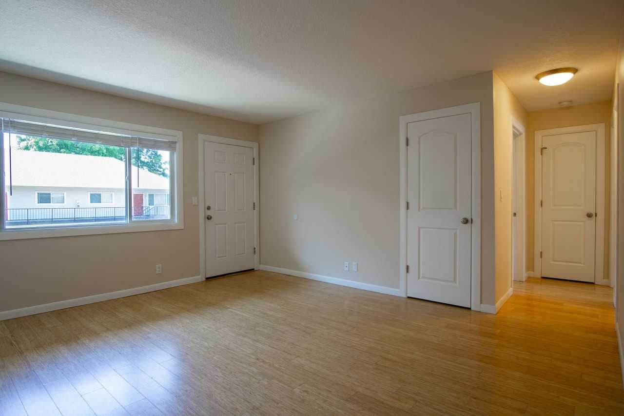 7556 N Ida Ave - Photo 3 of 18