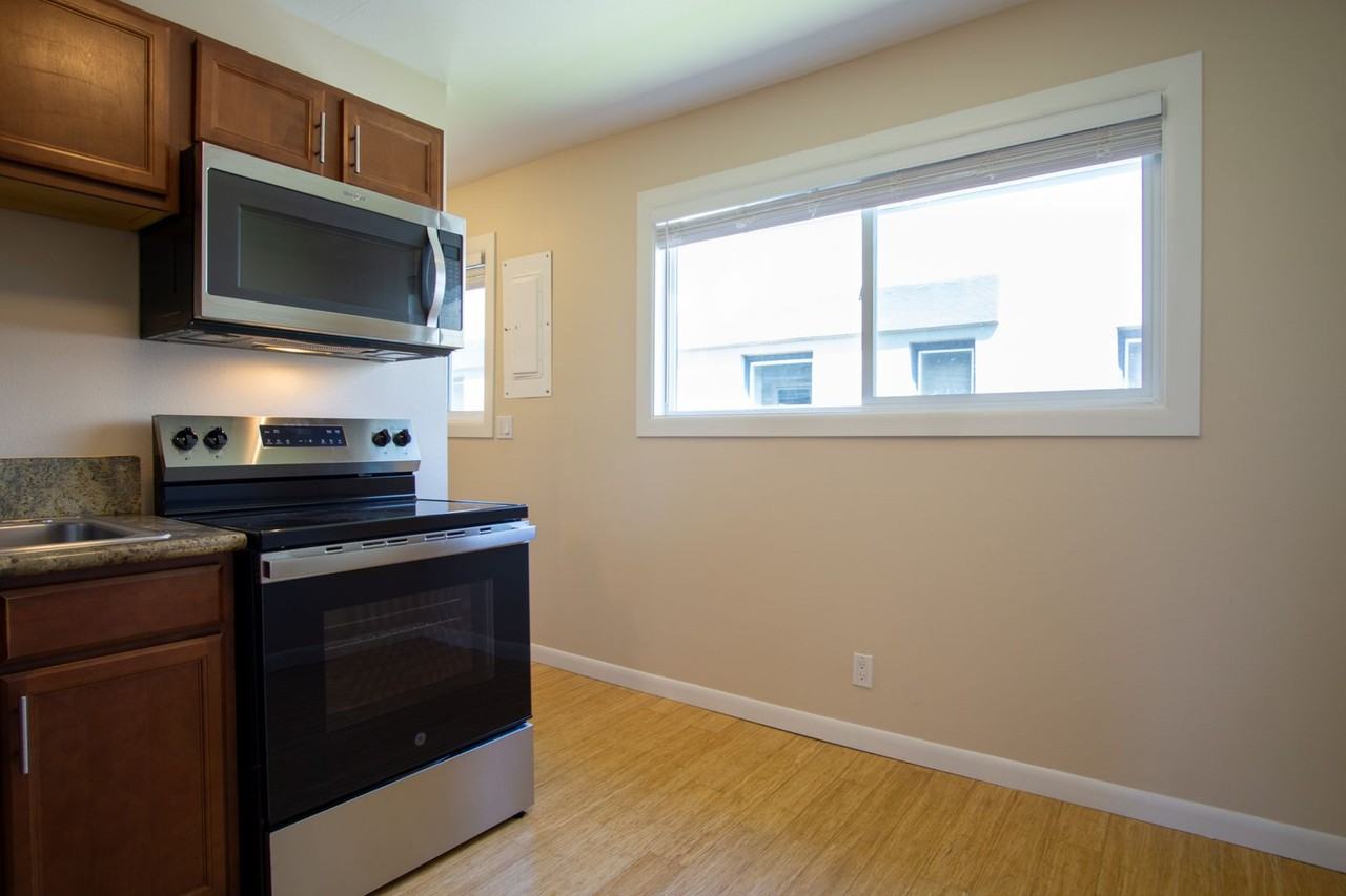 7556 N Ida Ave - Photo 7 of 18