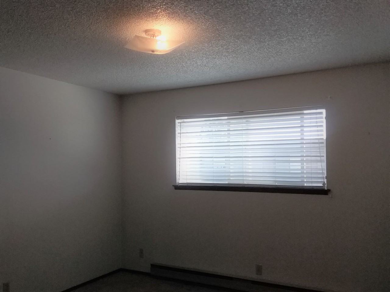 407 Oregon St - Photo 3 of 10