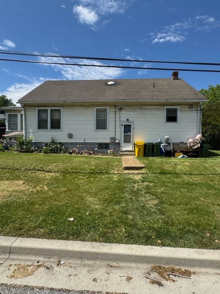 216 Charles St