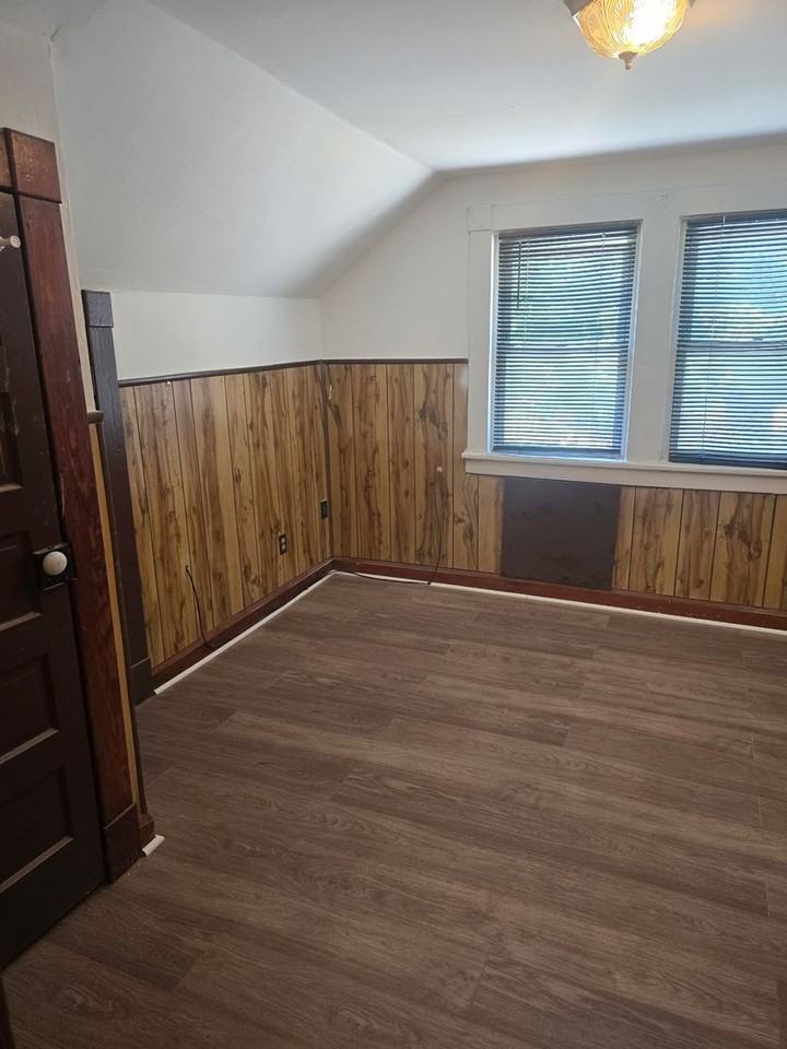 216 Charles St - Photo 5 of 12