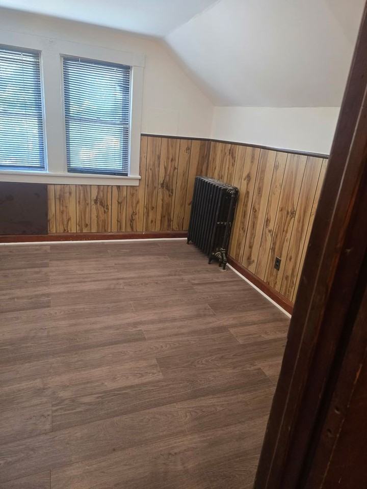 216 Charles St - Photo 6 of 12