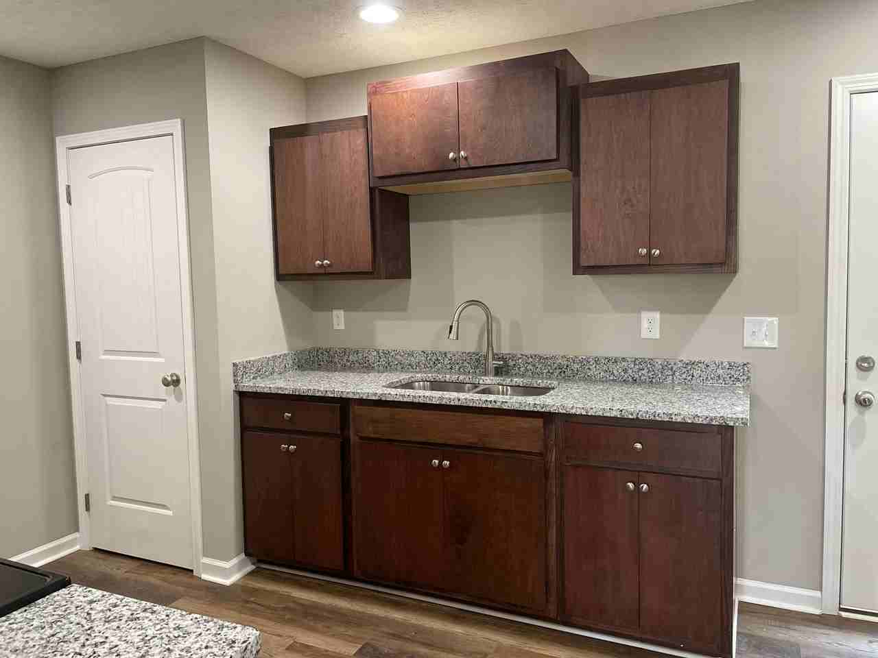 121 6th Ave Ne - Photo 4 of 29