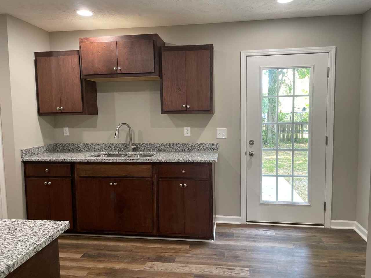 121 6th Ave Ne - Photo 5 of 29