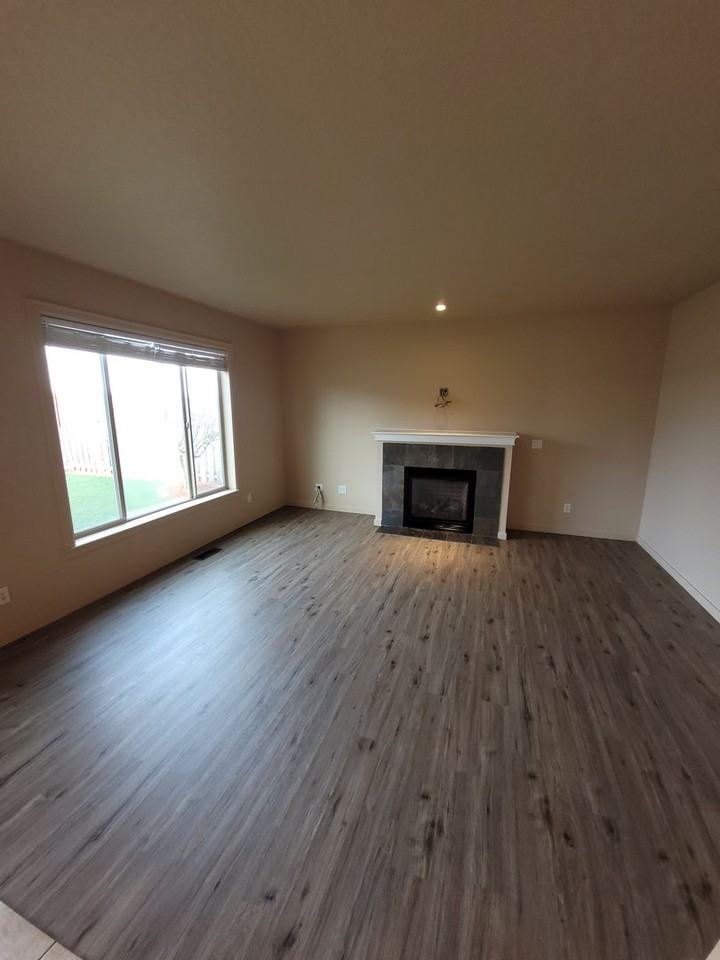 2144 Mayfly St - Photo 4 of 22