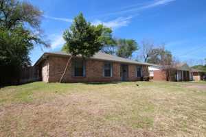 featured image of 3211 S Donnybrook Ave