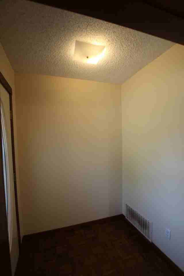 3211 S Donnybrook Ave - Photo 4 of 38