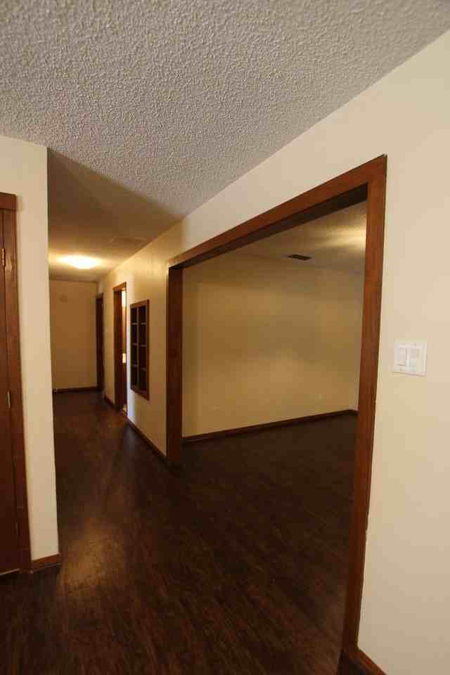 3211 S Donnybrook Ave - Photo 7 of 38