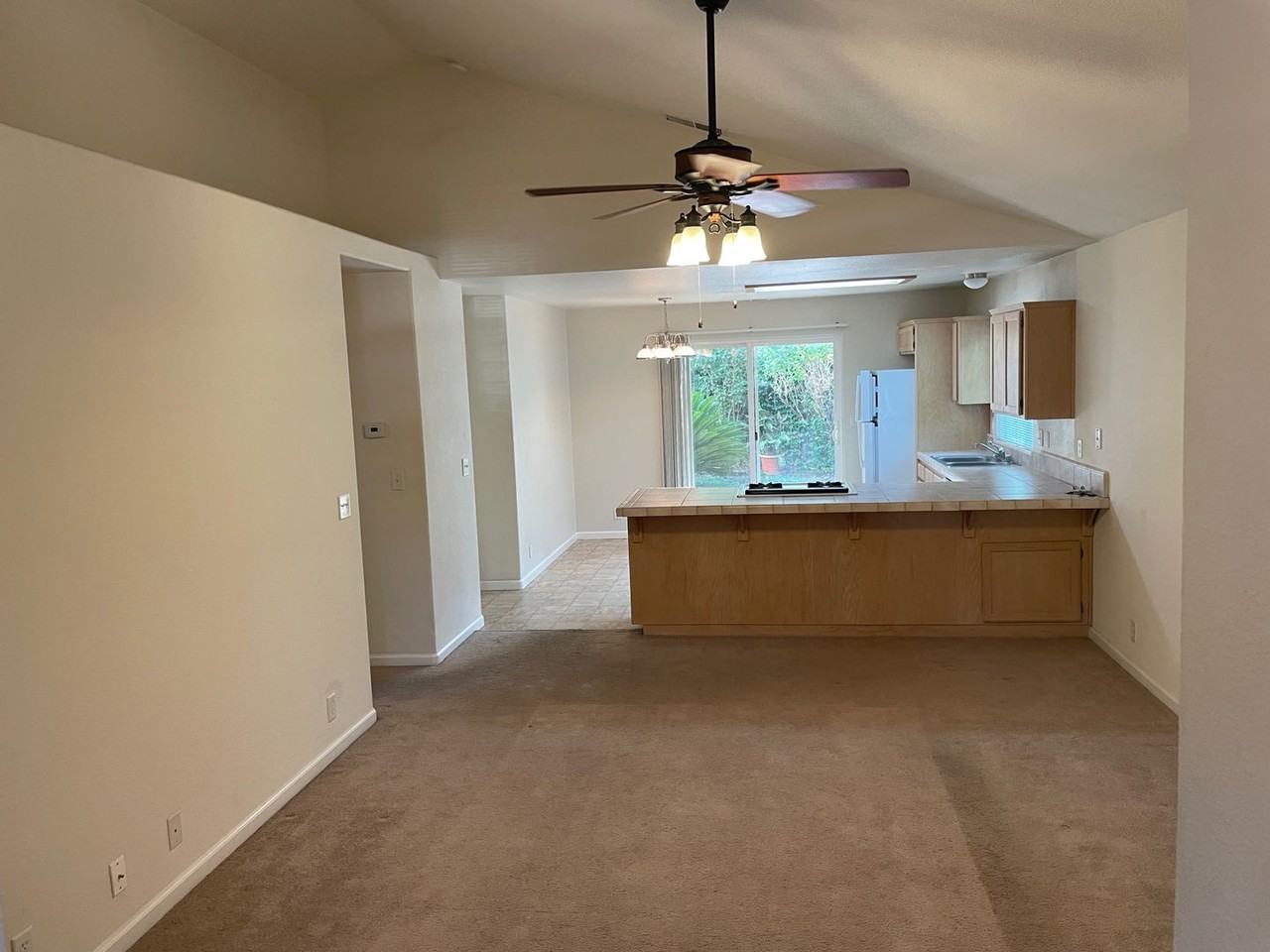 66 N Valley Ct - Photo 2 of 15
